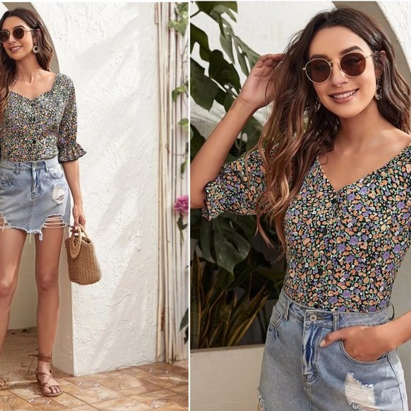 ✨NEW!!! Size 6 or 8/10 Flounce Sleeve Tie Back Ditsy Floral Blouse - Picture 2 of 2